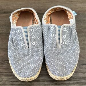 Toms Slip-on shoe - chambray polka-dot women’s sz 6